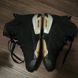 Black and Chrome Jordan 6 size 9.5 used still good condition